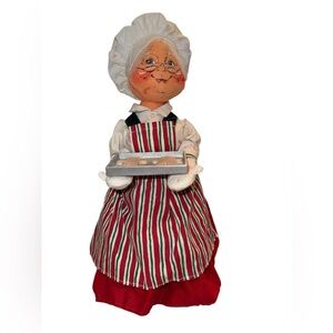 Vintage Annalee 13” Mrs Clause Baker Doll 2004